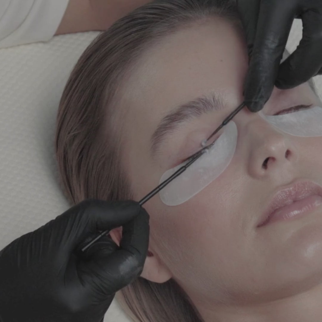 Lashlift Behandlung Step 4 – Wimpern entfetten